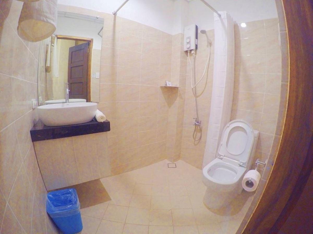 Golden Gate Suites Dumaguete City Экстерьер фото
