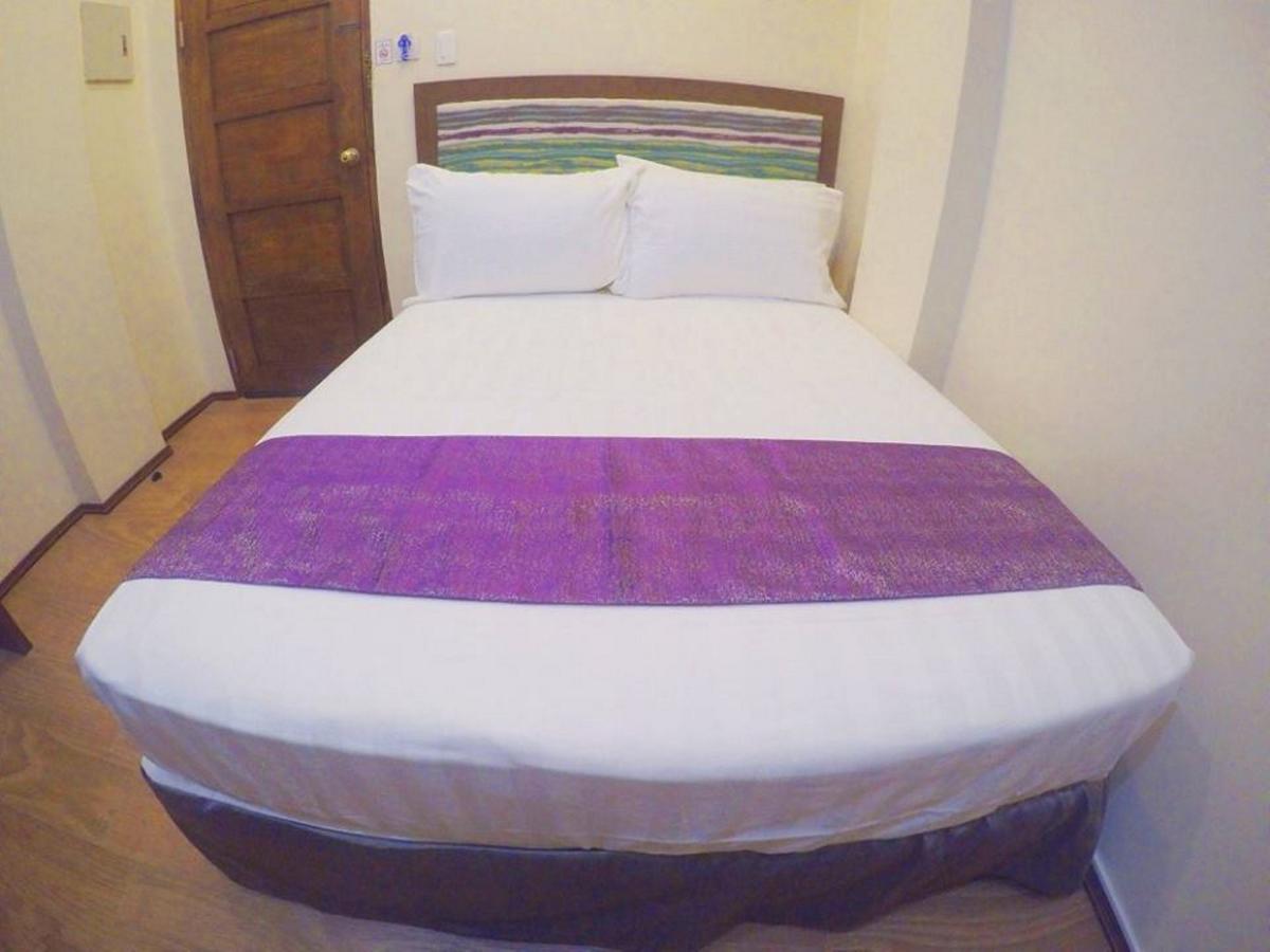 Golden Gate Suites Dumaguete City Экстерьер фото