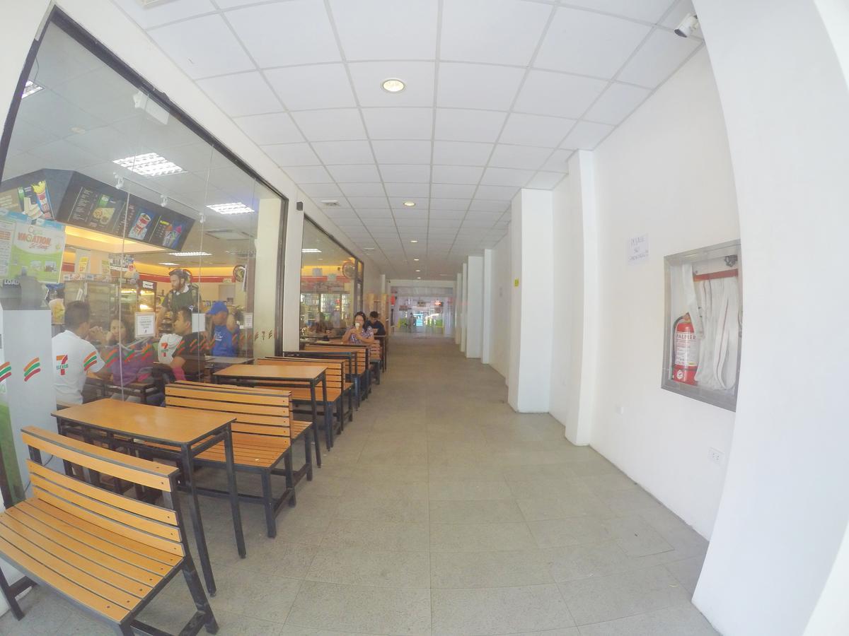 Golden Gate Suites Dumaguete City Экстерьер фото