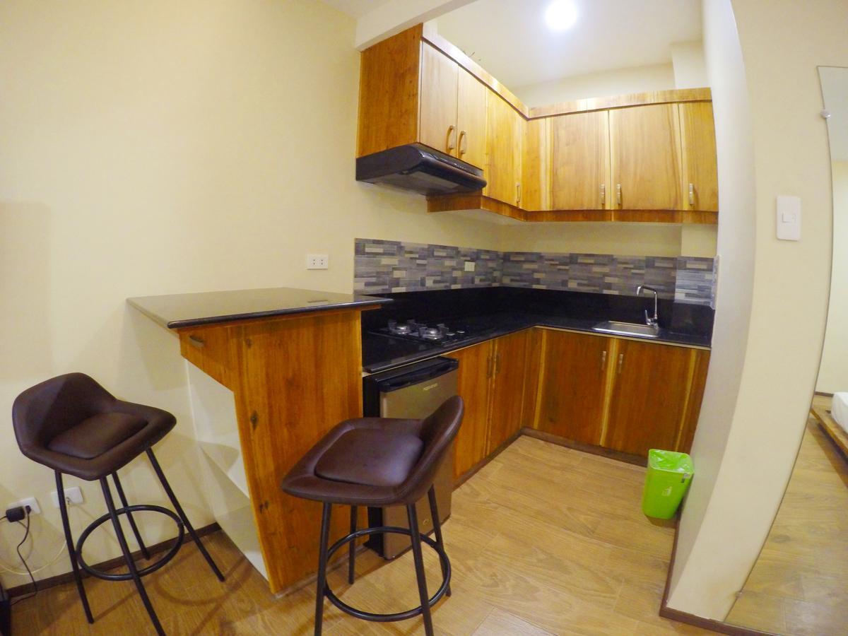 Golden Gate Suites Dumaguete City Экстерьер фото